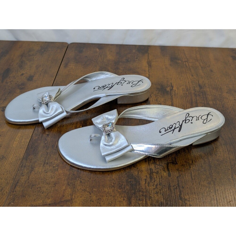 Brighton Nell Silver Leather Thong Sandals Embellished Bow Sz 8.5 M 7124 Brazil